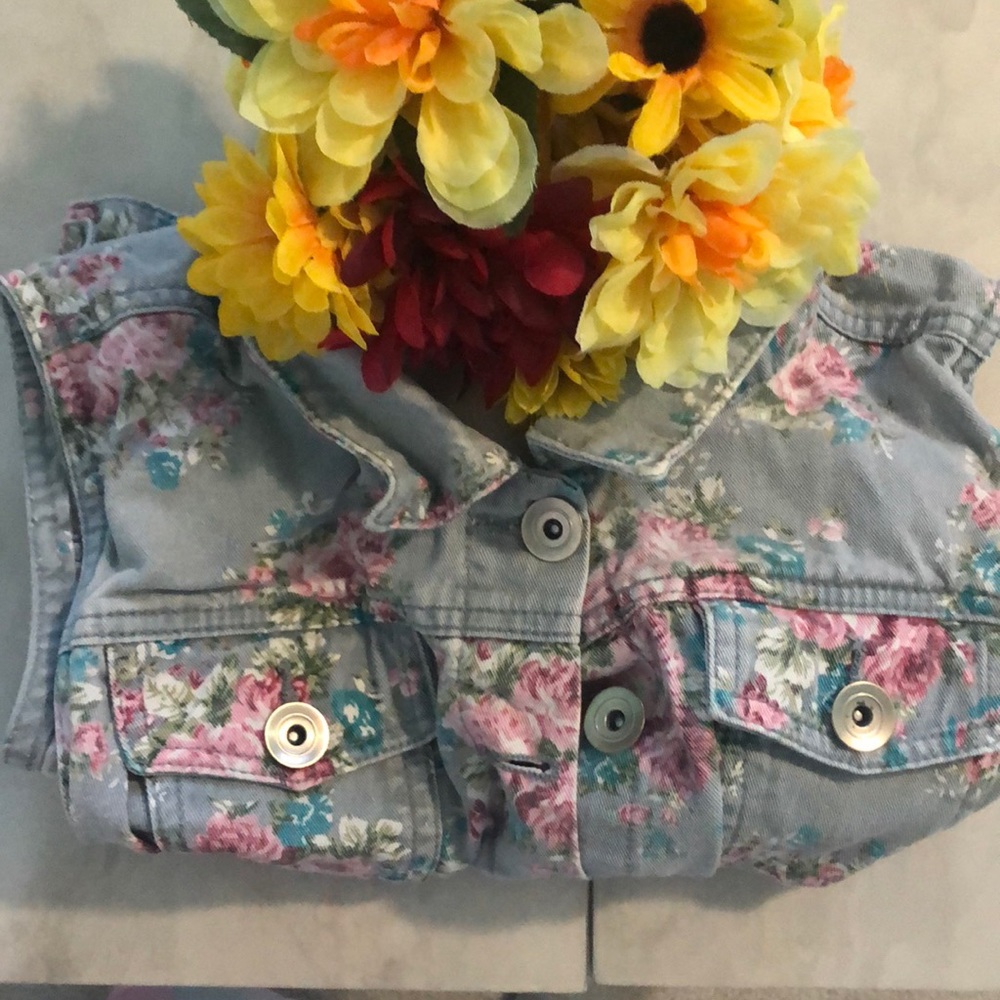 Floral vest